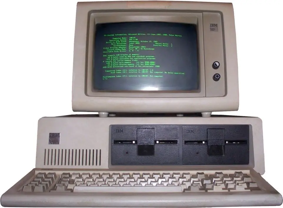 An IBM PC 5150 with a green monochrome monitor and keyboard